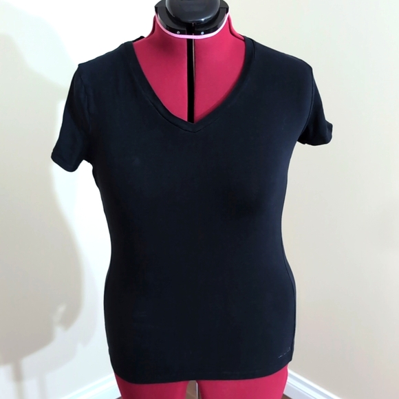 💵2/$10Bundle and Save💵 Calvin Klein| Black V-Neck Short Sleeved T-shirt - Picture 1 of 10
